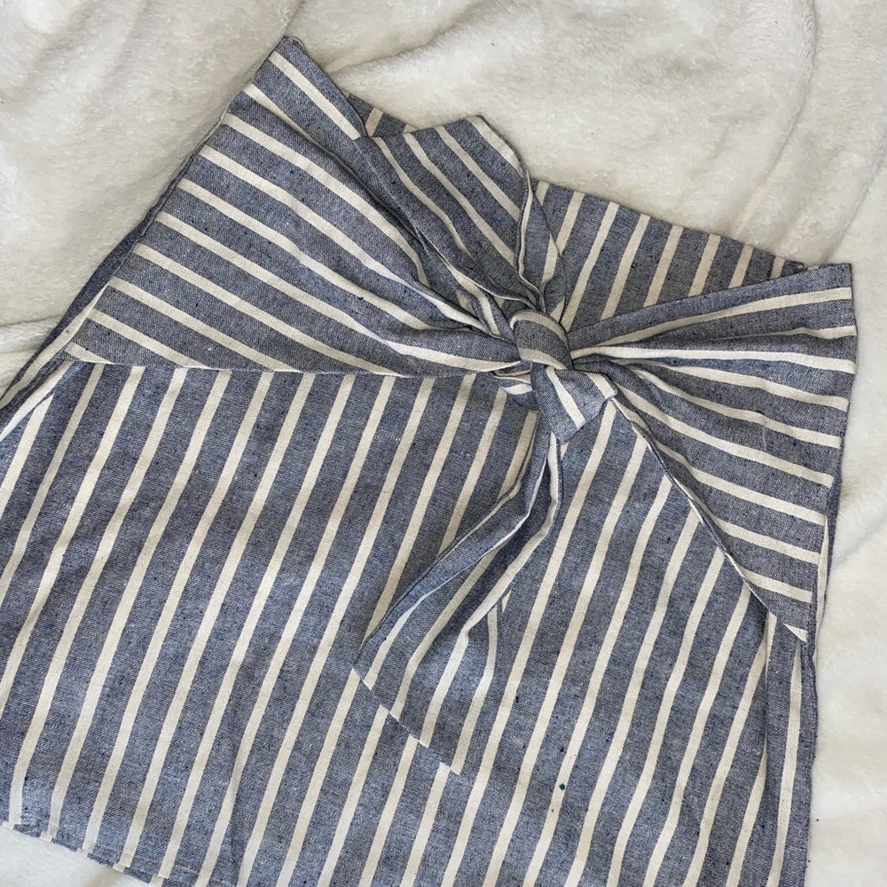 Mini skirt with tie in the front Attaid State
